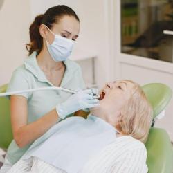 5 Crucial Dental Care Tips for Seniors